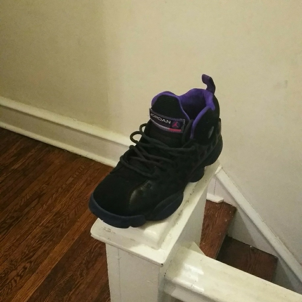 Girls Jordan sneakers 😍